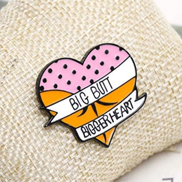 🆕NWOT Funny Heart Shaped Big Butt Pin Brooch - Picture 4 of 5